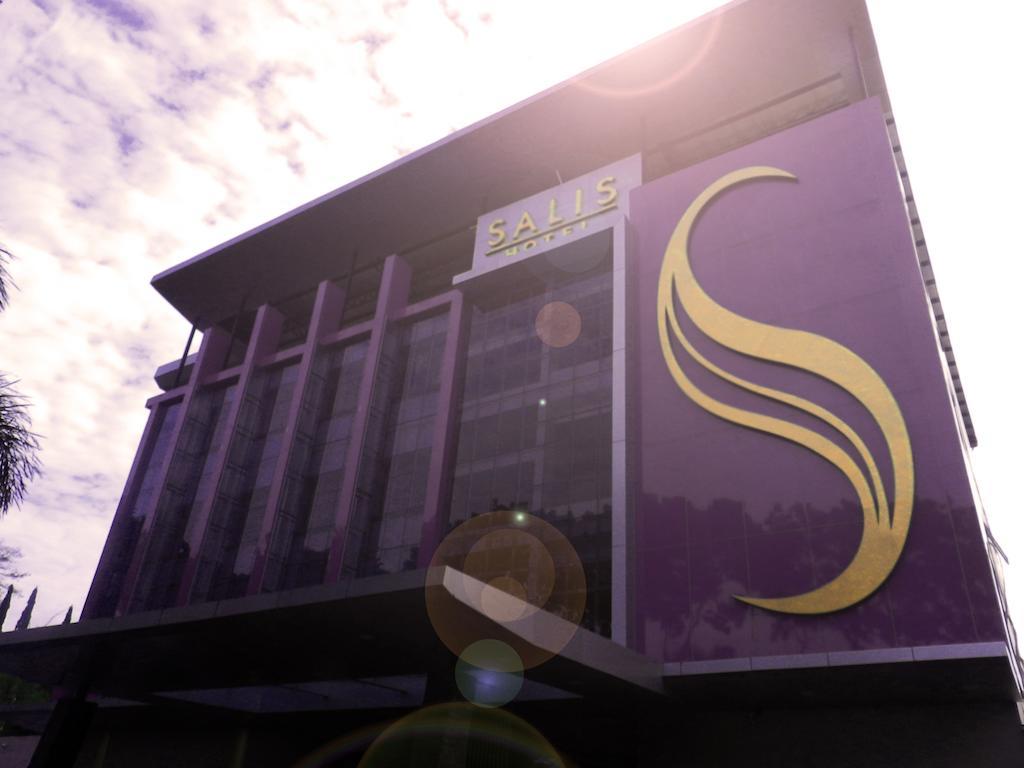 Salis Hotel Bandung Exterior foto